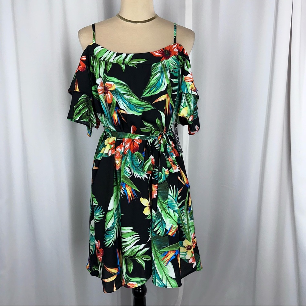 NWT New York & Company Tropical‎ Print Cold Shoulder Dress Sz S Belted Resort